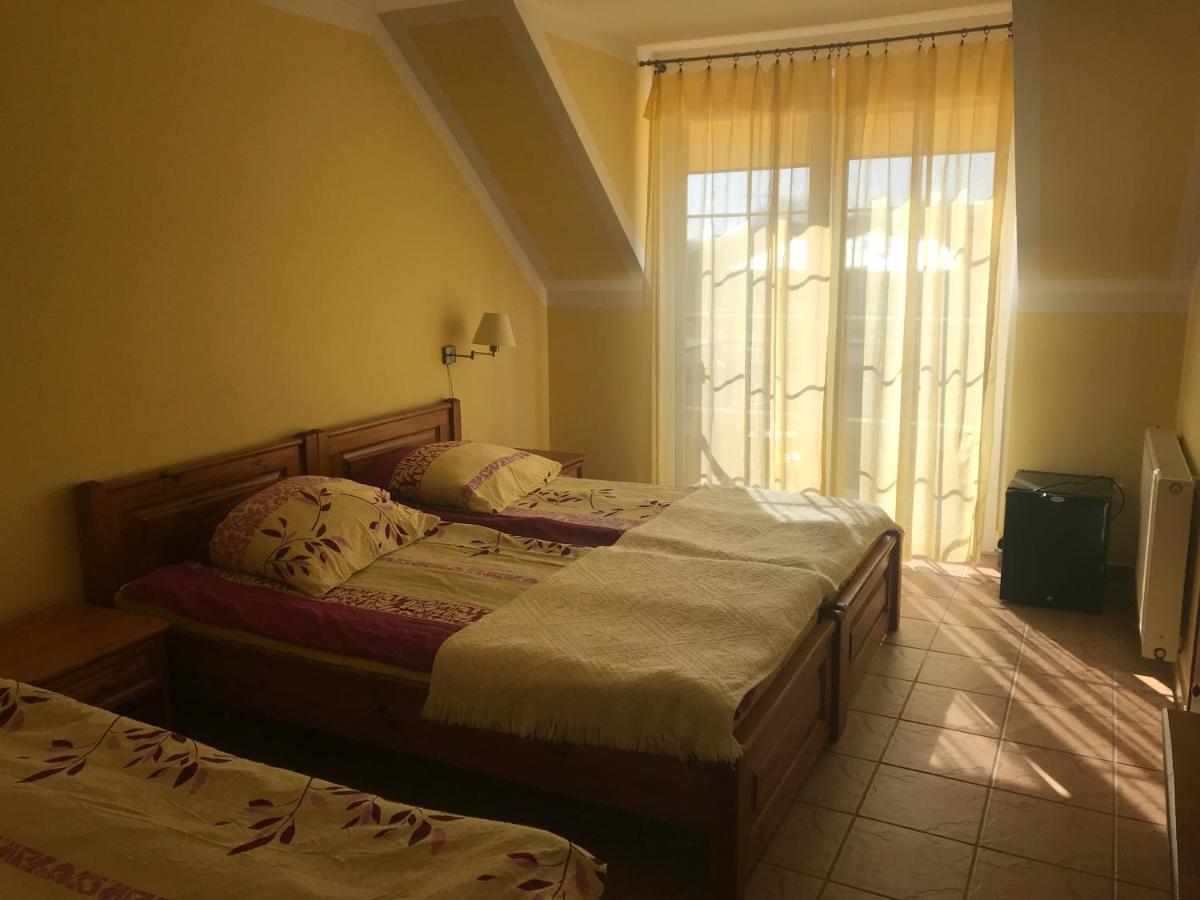 Ferienwohnung Pod Delfinem Rewal Exterior foto