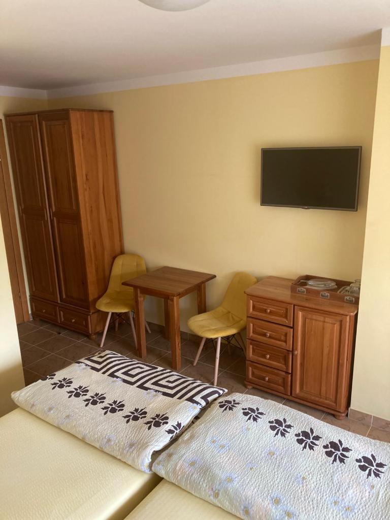 Ferienwohnung Pod Delfinem Rewal Exterior foto
