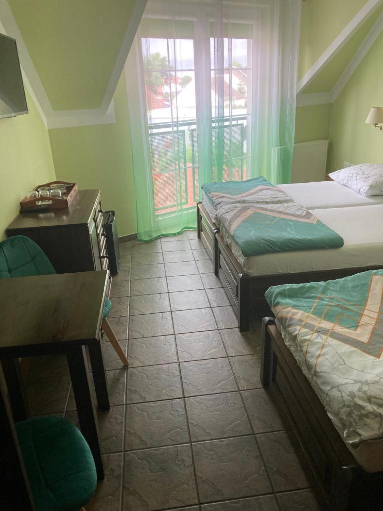 Ferienwohnung Pod Delfinem Rewal Exterior foto
