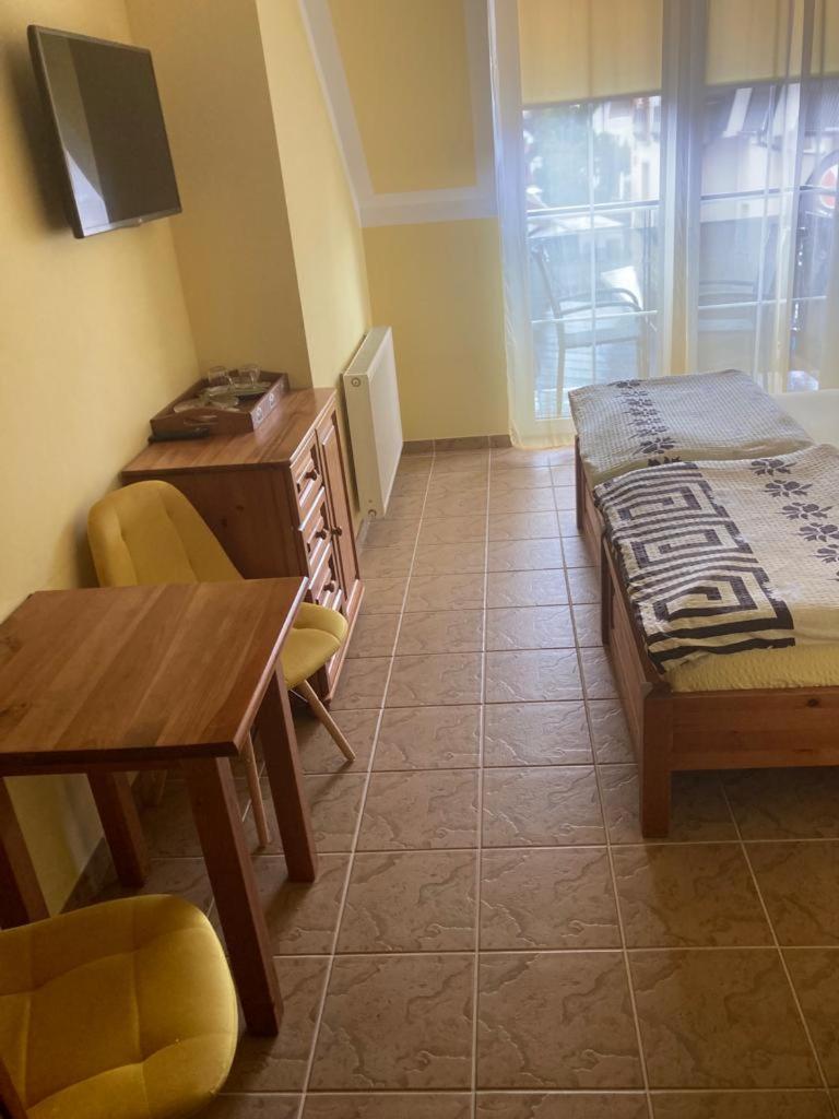 Ferienwohnung Pod Delfinem Rewal Exterior foto
